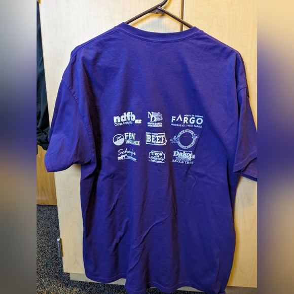 T-Shirt - Picture 2 of 2